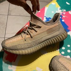 Authentic Yeezy's Boost 350 V2 SZ 11